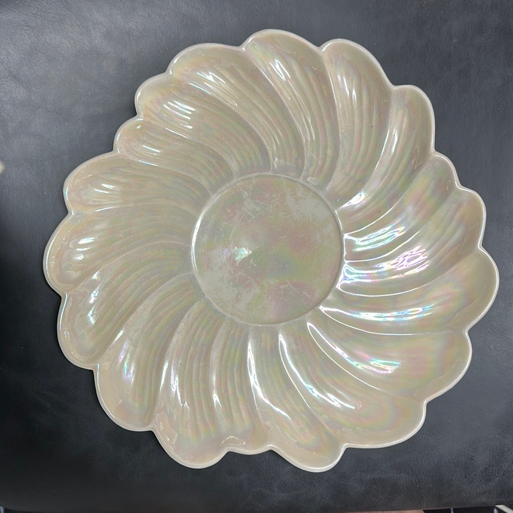 LUSTERWARE,Vintage,California,Pottery made in USA, Flower Form,serving dish/bowl